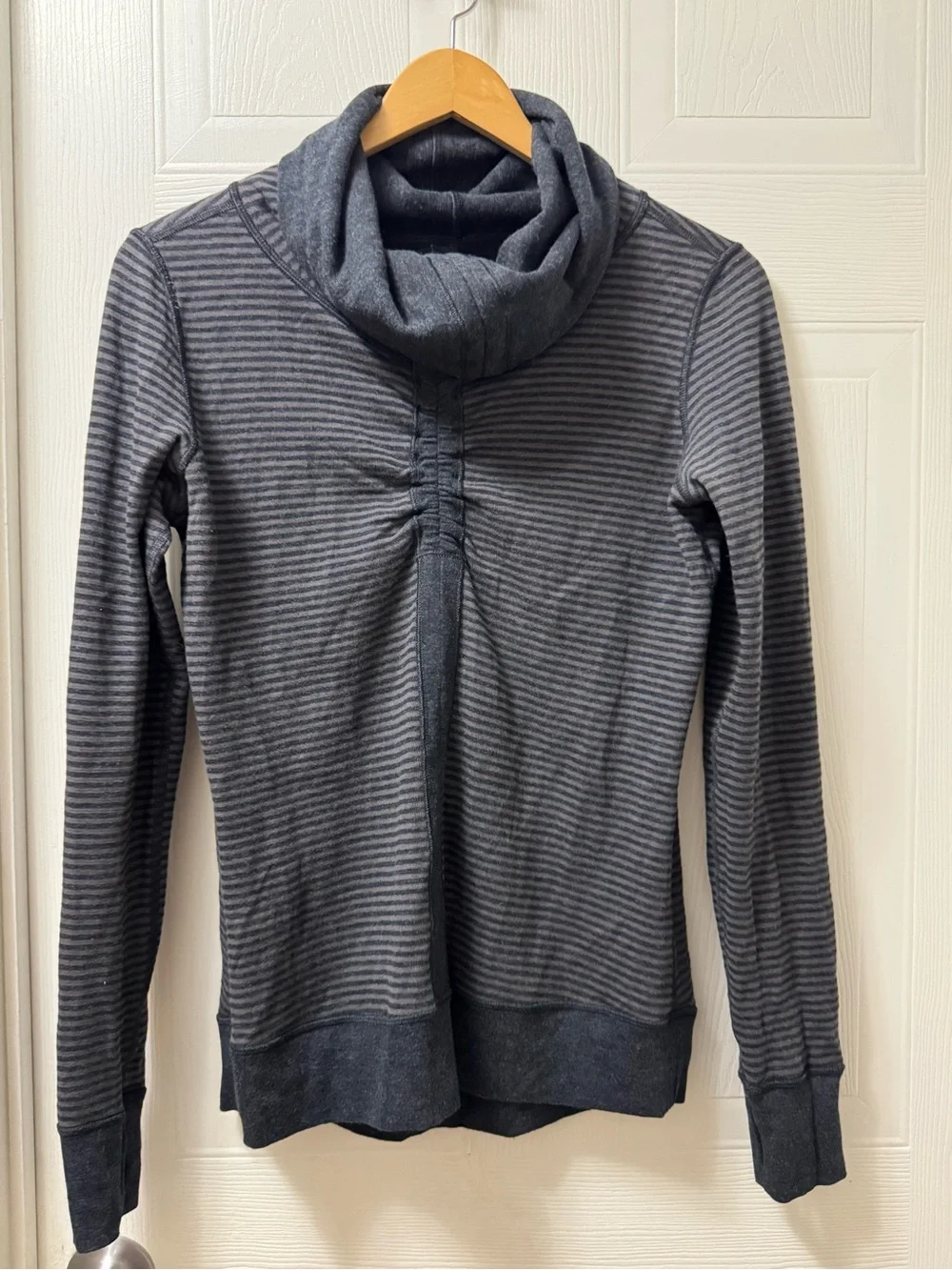 lululemon athletica sweatshirt